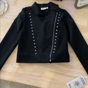 PiratesoftheCaribbeandead men tell no tales jacket